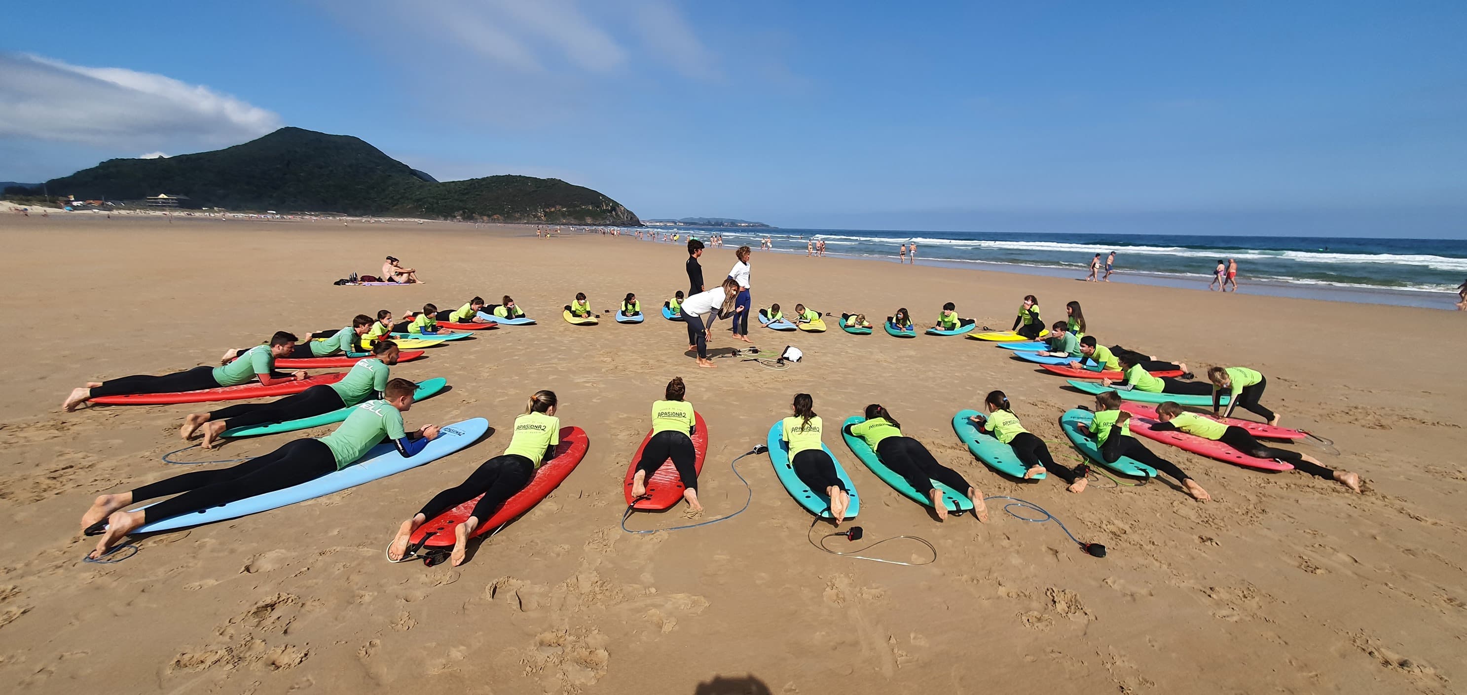 Curso en fin de semana de surf en la Playa de Berria