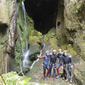 Espeleología en Asturias: Aventura subterránea en la Cueva de Pando (Ribadesella)