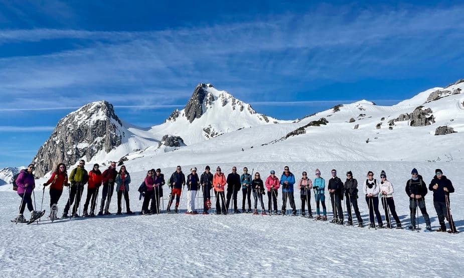 Ruta con raquetas de nieve en Asturias: Descubre la magia invernal de la Cordillera Cantábrica
