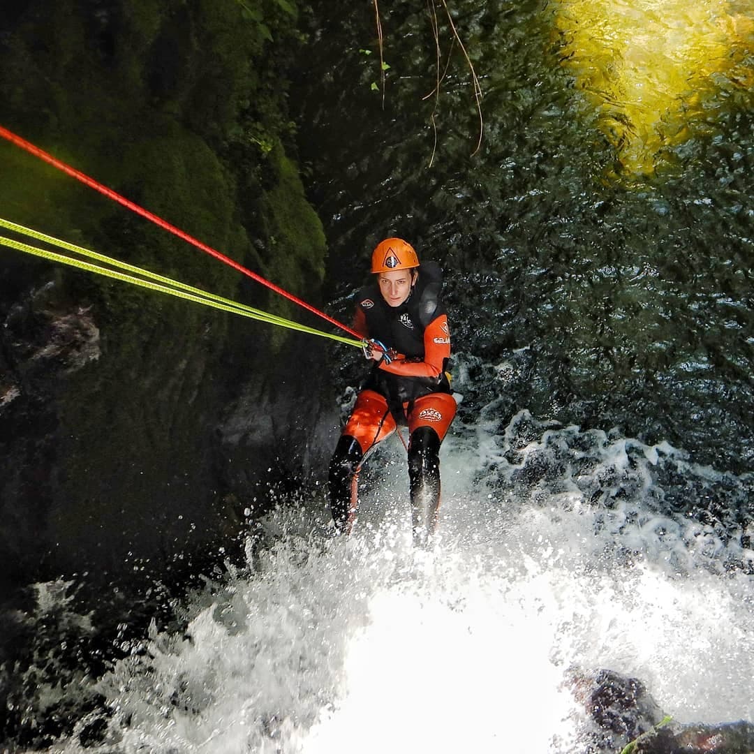 Barranco Ajan en Vega de Pas (tramo nivel intermedio)