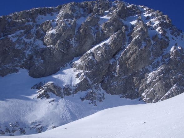 Canal Central de Peña Ubiña: Escalada invernal para alpinistas experimentados