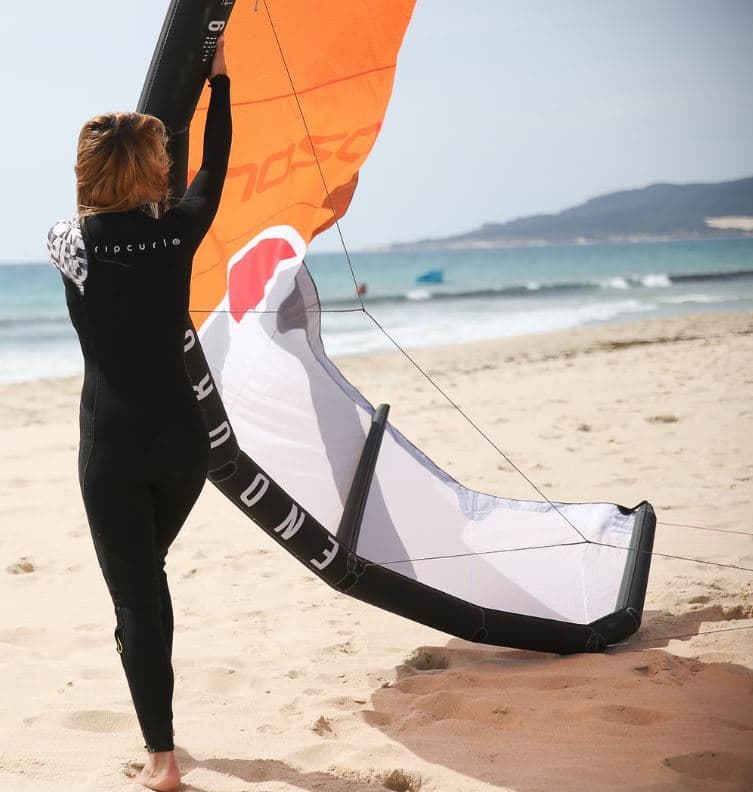 Curso de iniciación al kitesurf privado en el pantano del Ebro