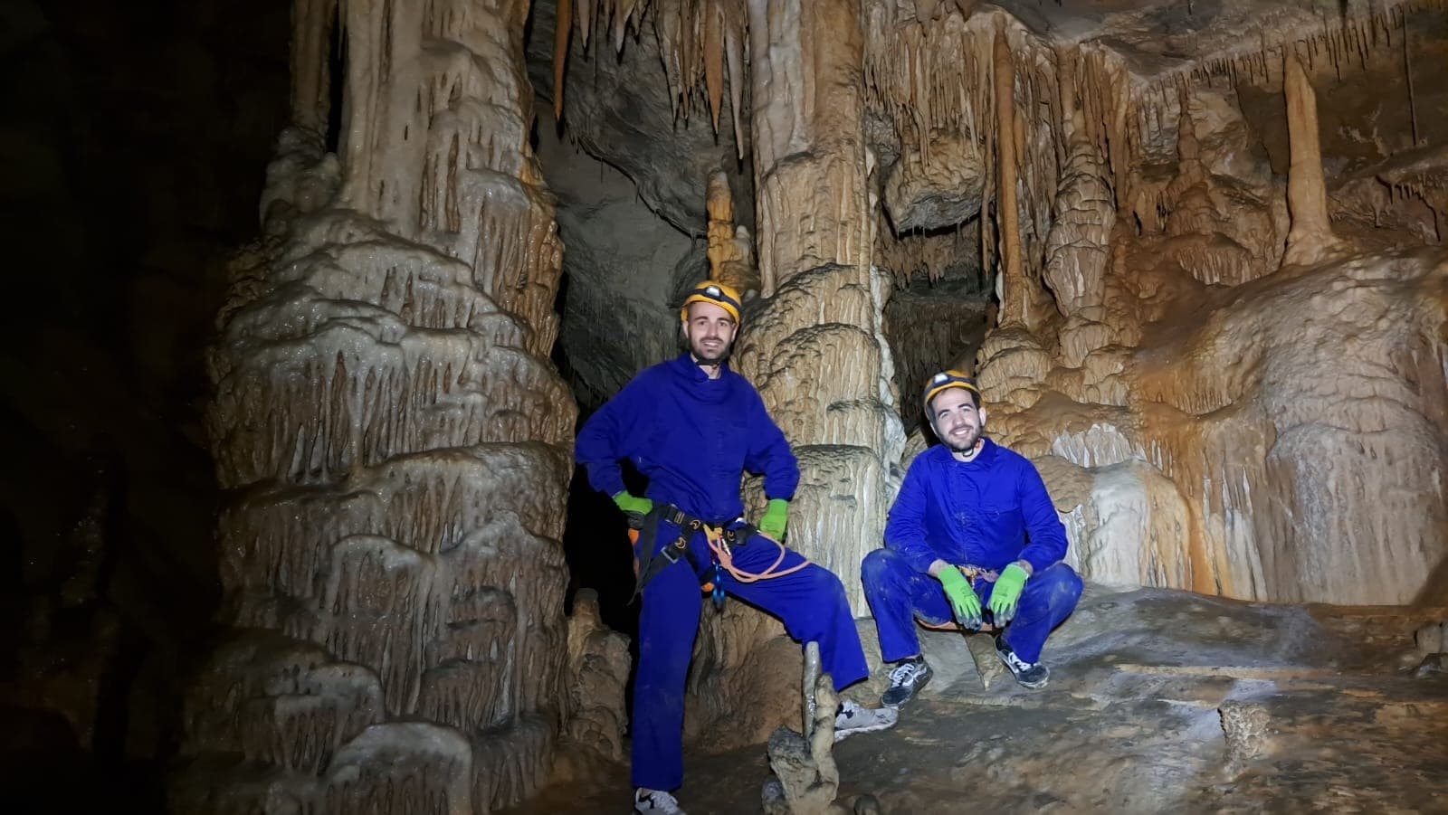 Espeleología nivel medio Cueva La Jilqueruca: Descenso a las profundidades de la tierra