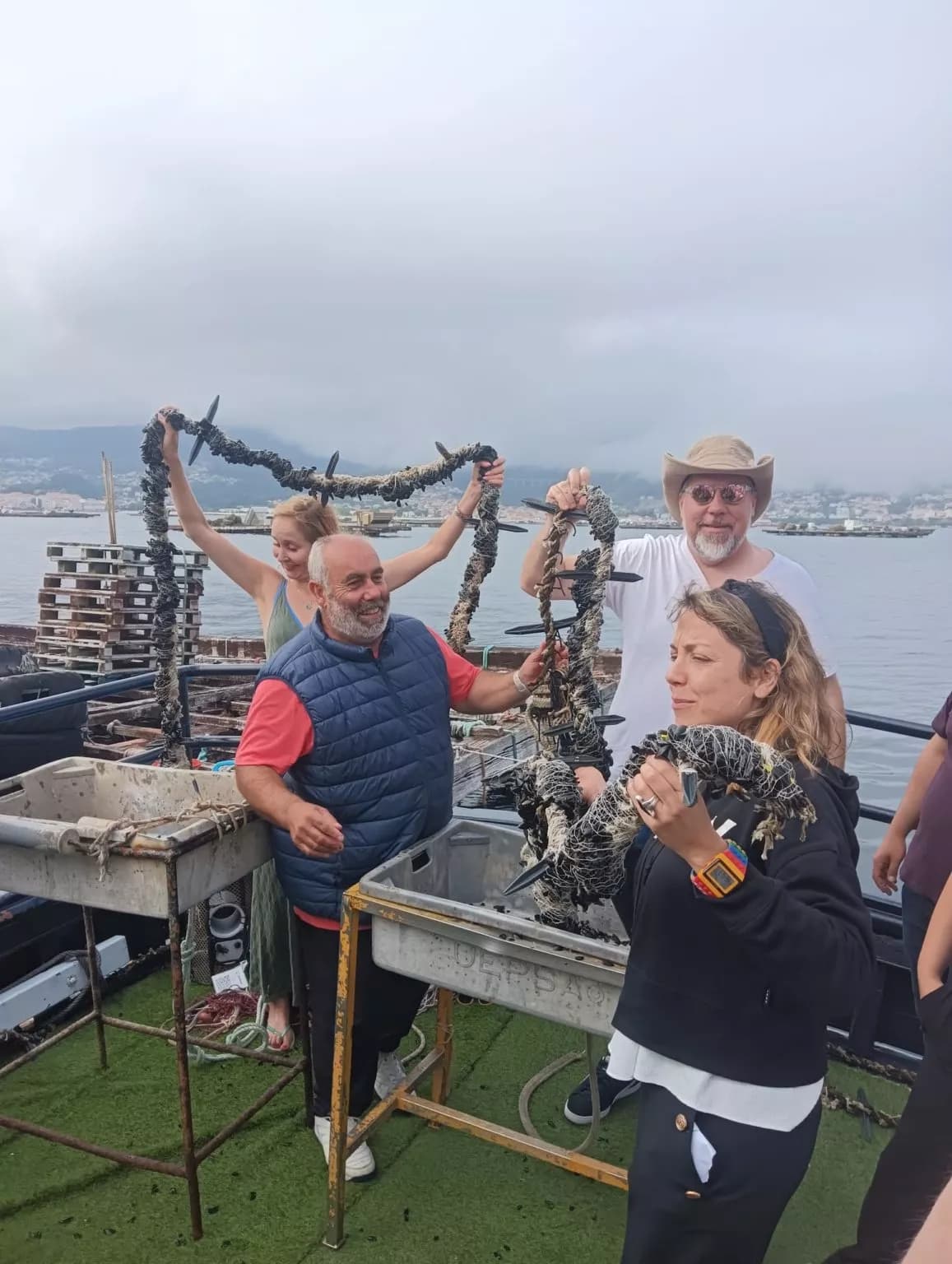 Equipo, mar y bateas: Un reto compartido en el corazón de la ría
