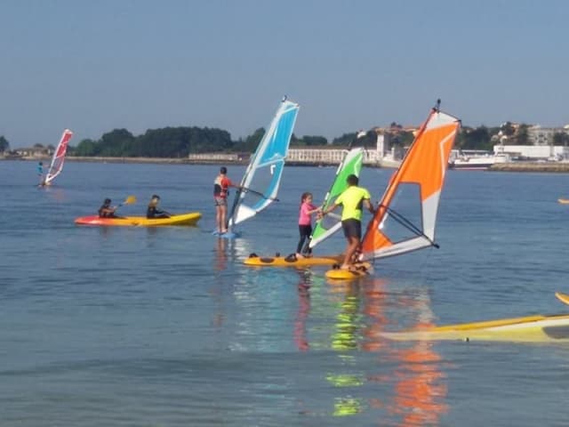 Windsurf – Curso de Iniciación: Tu bautismo en vela sobre el mar