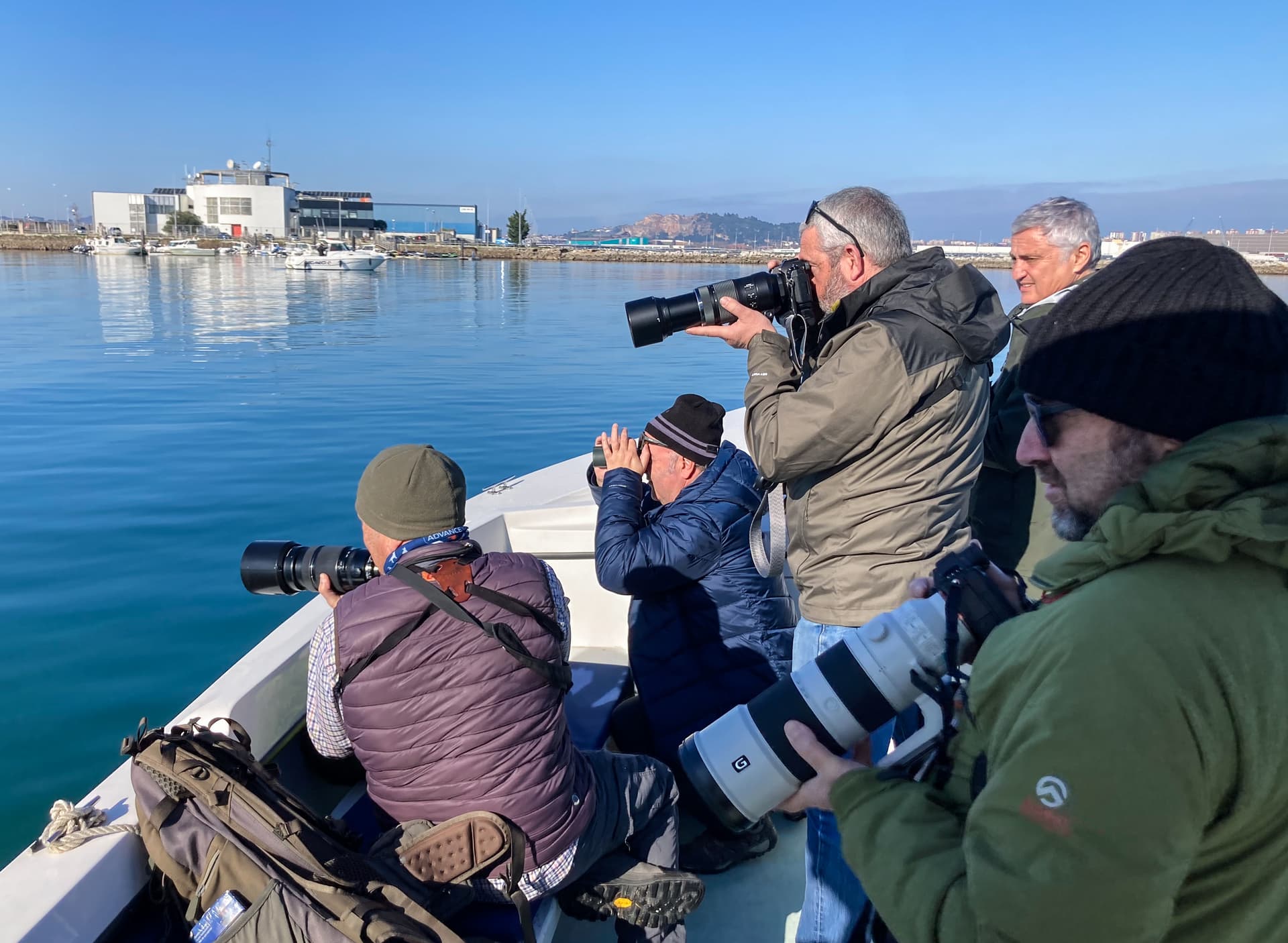 Captura la naturaleza desde el mar: experiencia fotográfica en la bahía de Santander