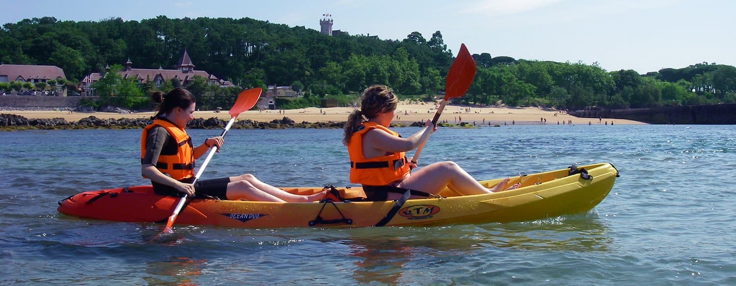 Increíble experiencia del curso de kayak en las aguas de Cantabria